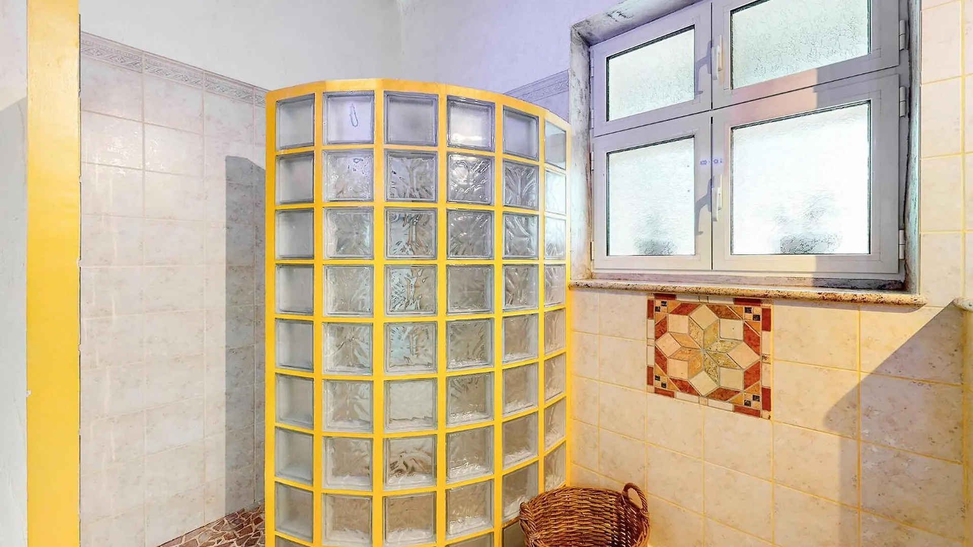 Beautiful Home In Malataverne